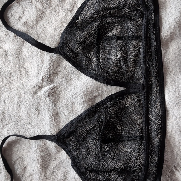 NWT LACE WIRELESS BRA, XS - Picture 7 of 14